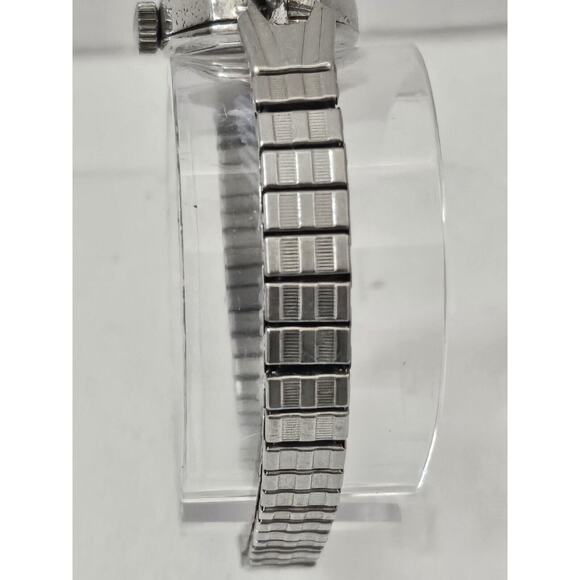 Rare Vintage Benrus Ladies Quartz Watch Diamonds Leaf Runs Good New Battery
